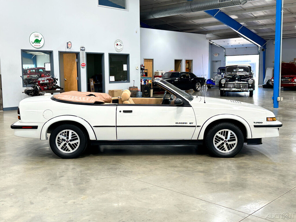 Pontiac-Sunbird-1989-Convertible-7