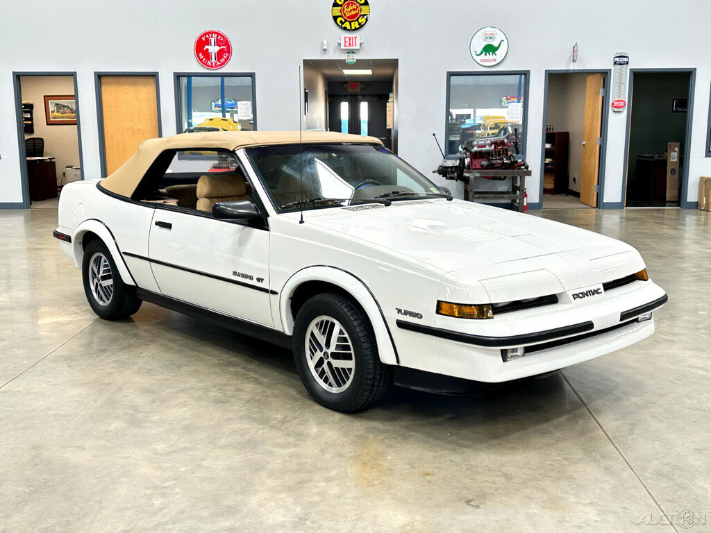 Pontiac-Sunbird-1989-Convertible-8