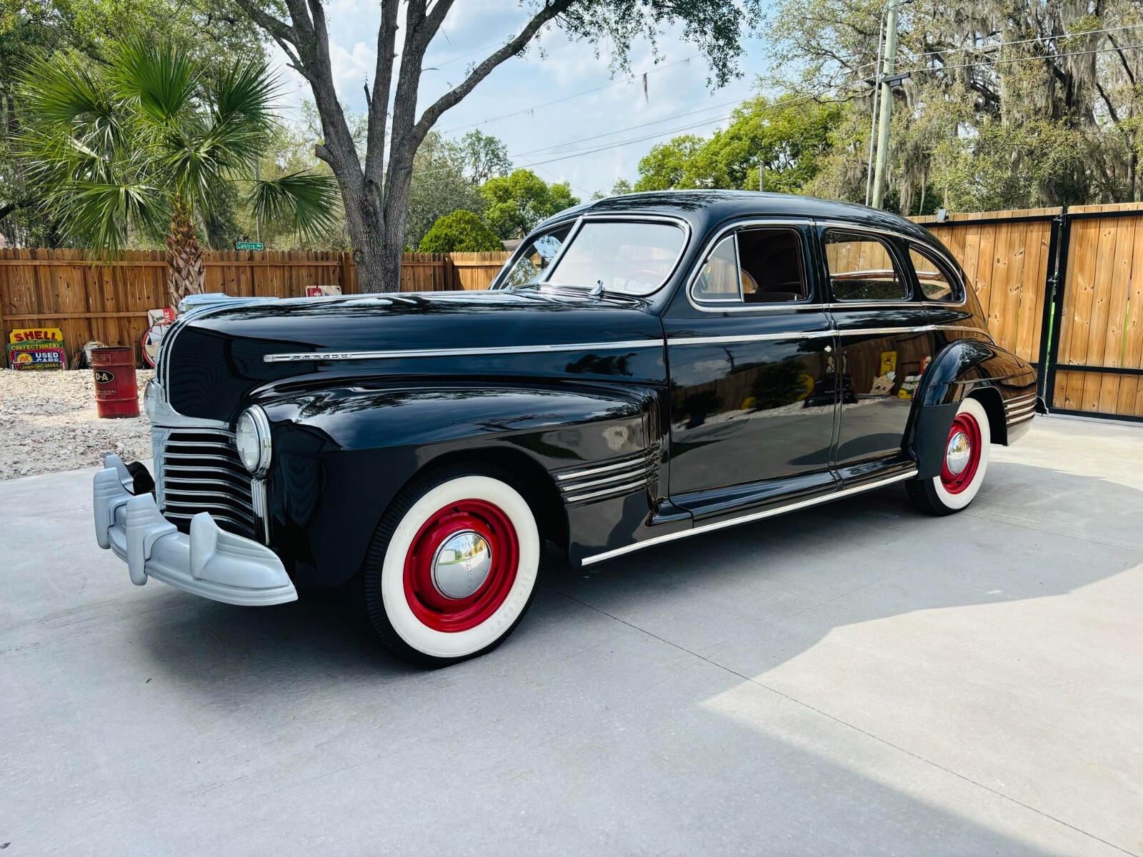 Pontiac-Torpedo-1941-1