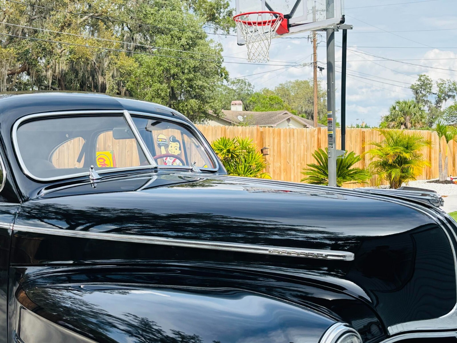 Pontiac-Torpedo-1941-12