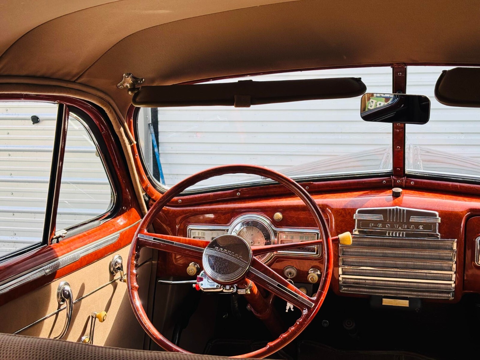 Pontiac-Torpedo-1941-17