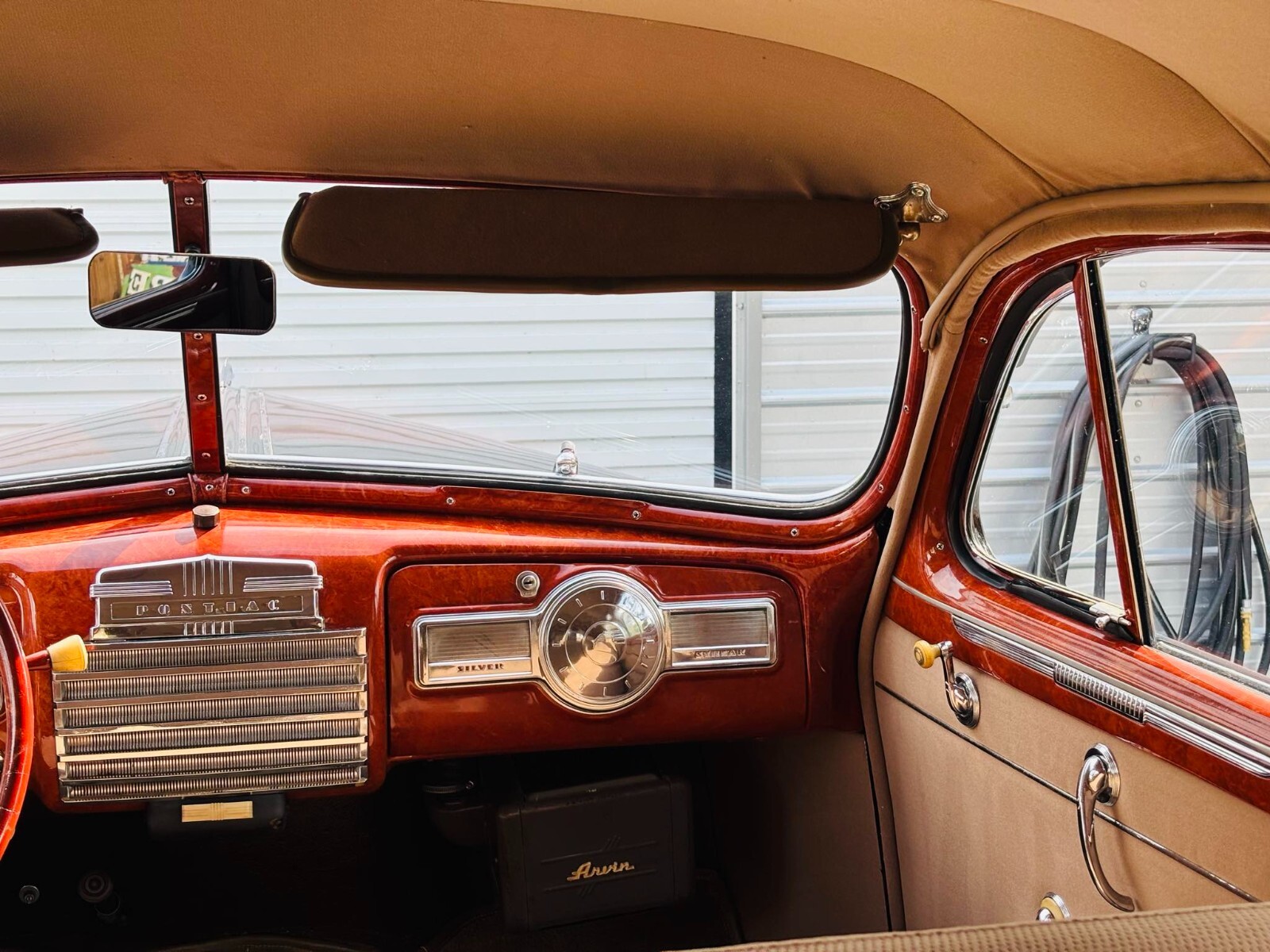 Pontiac-Torpedo-1941-18