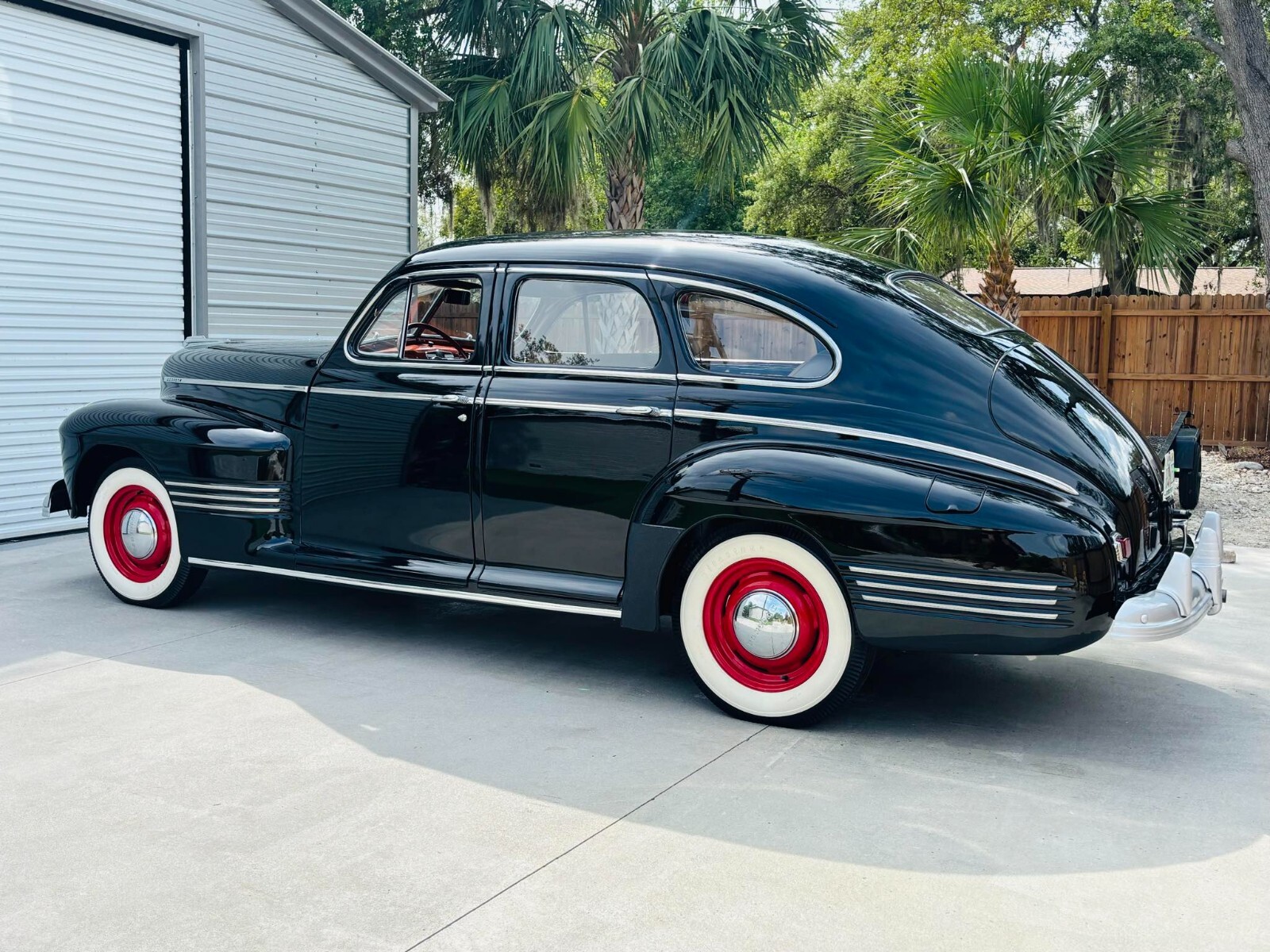 Pontiac-Torpedo-1941-2