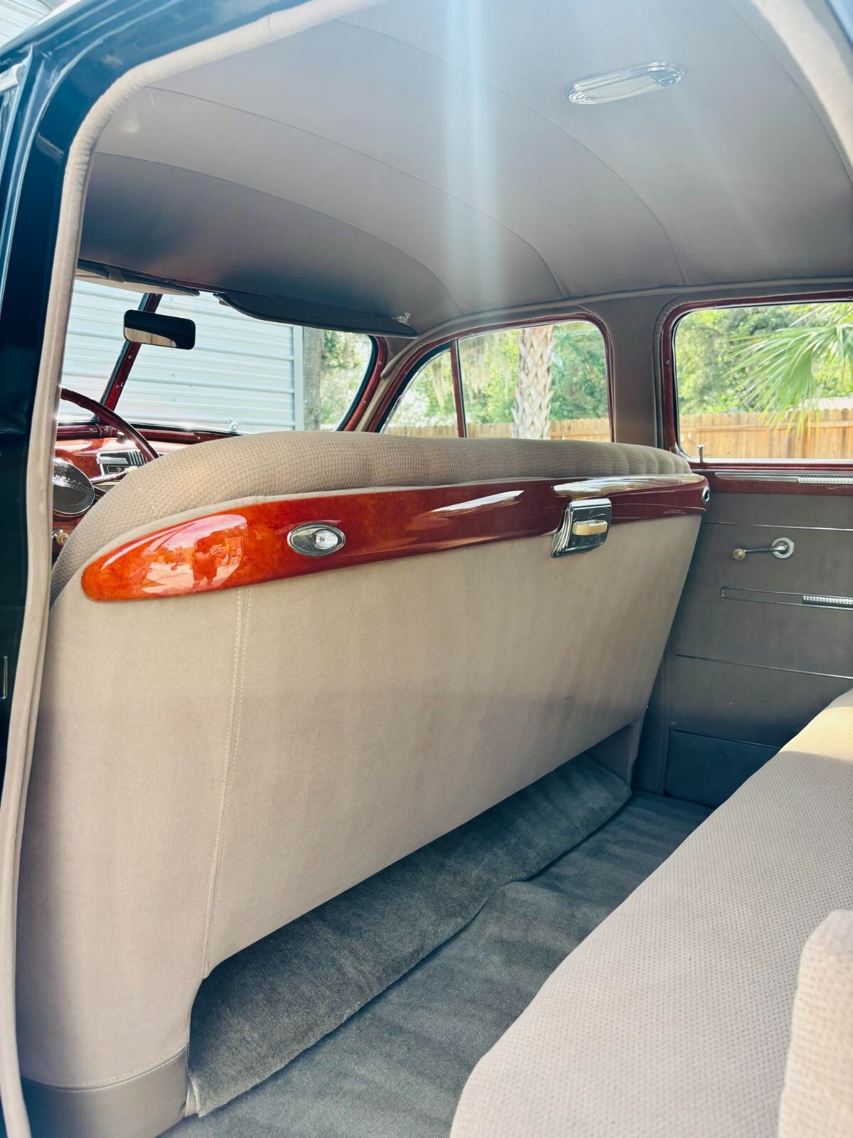 Pontiac-Torpedo-1941-21