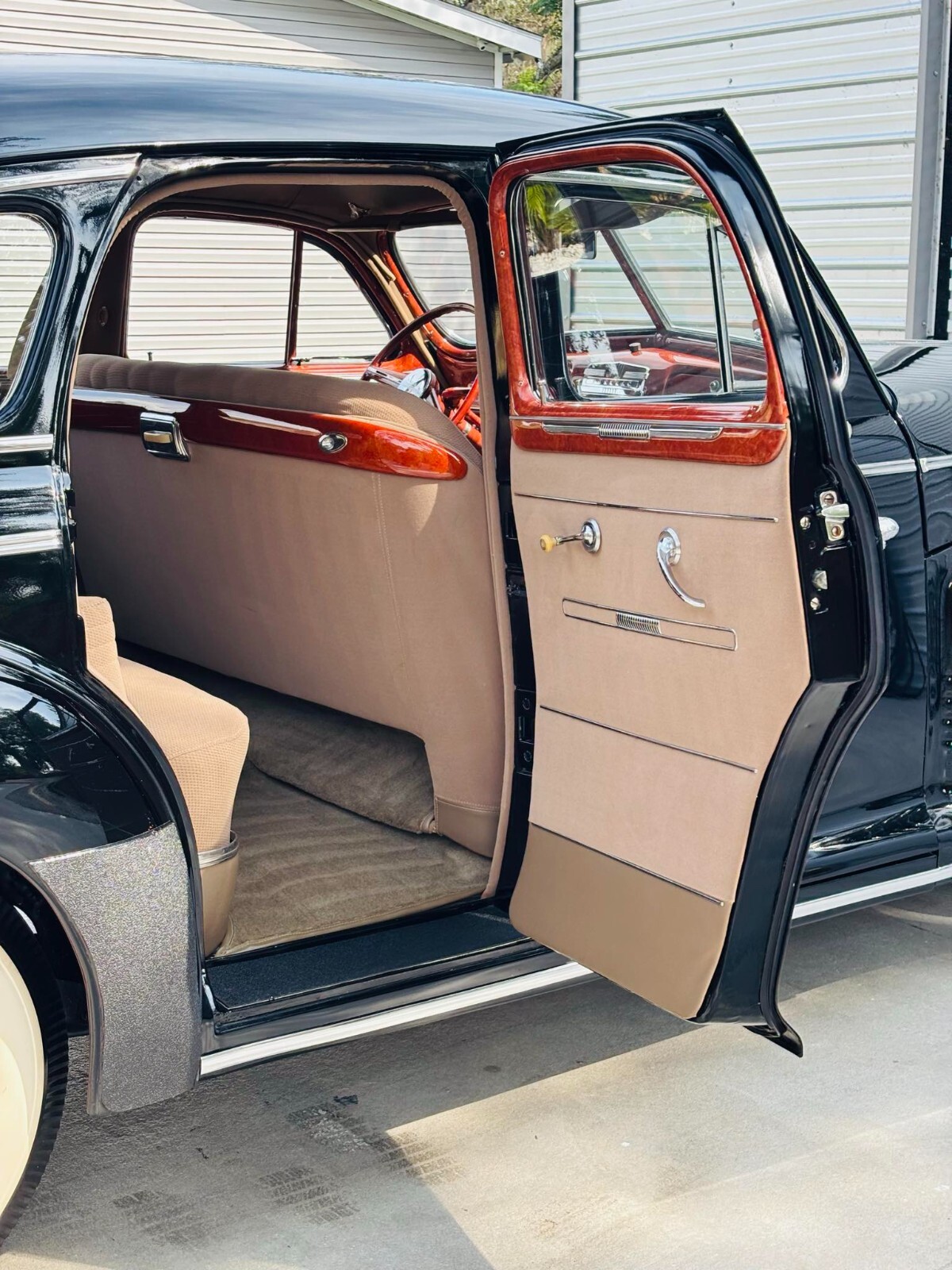 Pontiac-Torpedo-1941-24