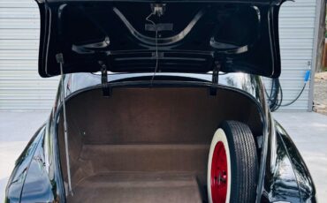 Pontiac-Torpedo-1941-28