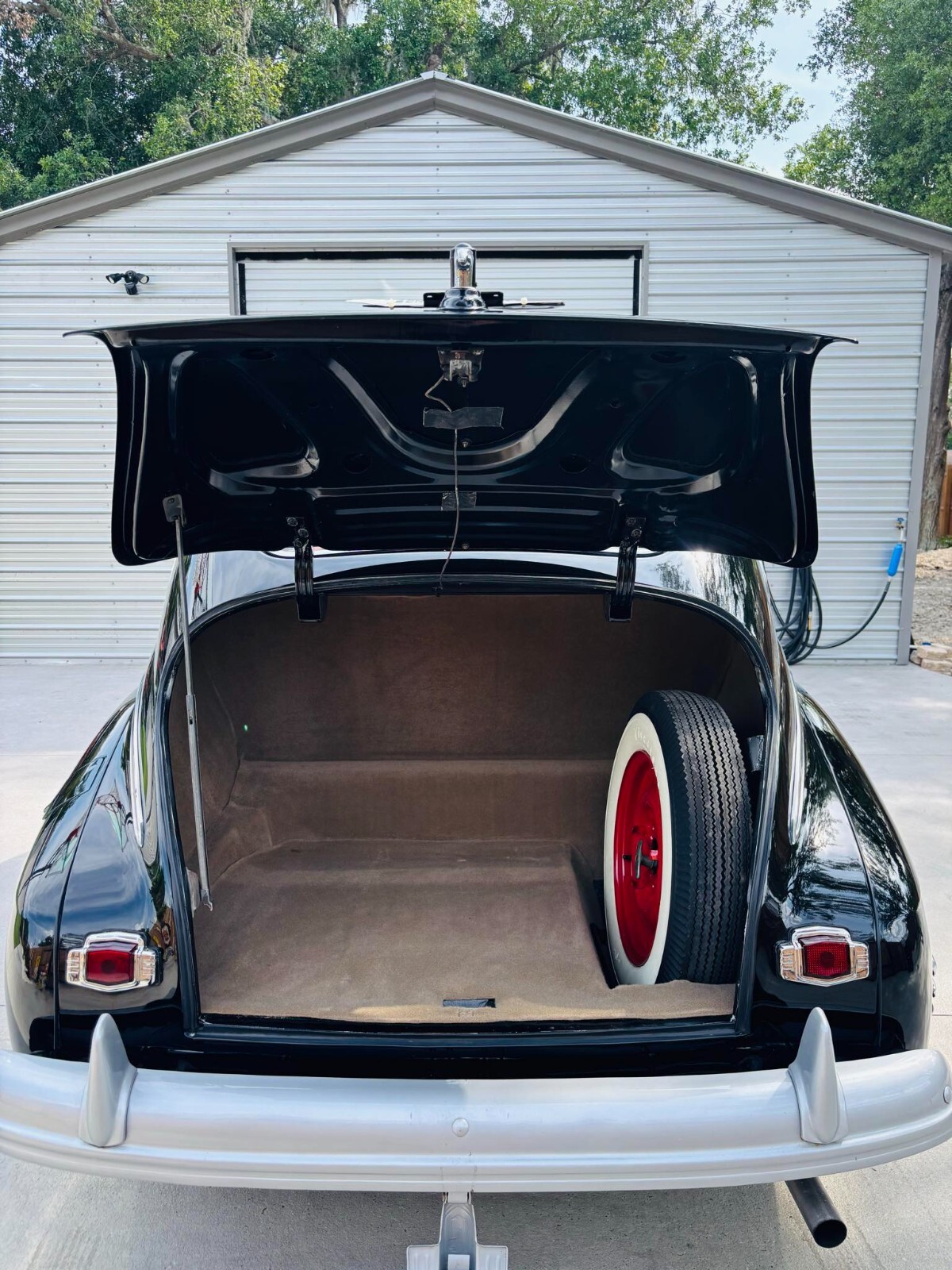 Pontiac-Torpedo-1941-28