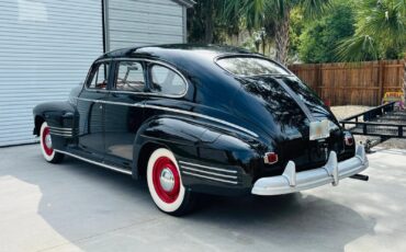Pontiac-Torpedo-1941-3
