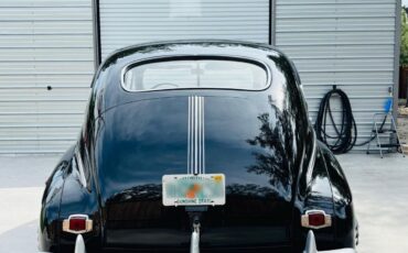 Pontiac-Torpedo-1941-4