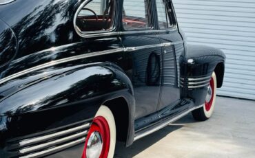 Pontiac-Torpedo-1941-7