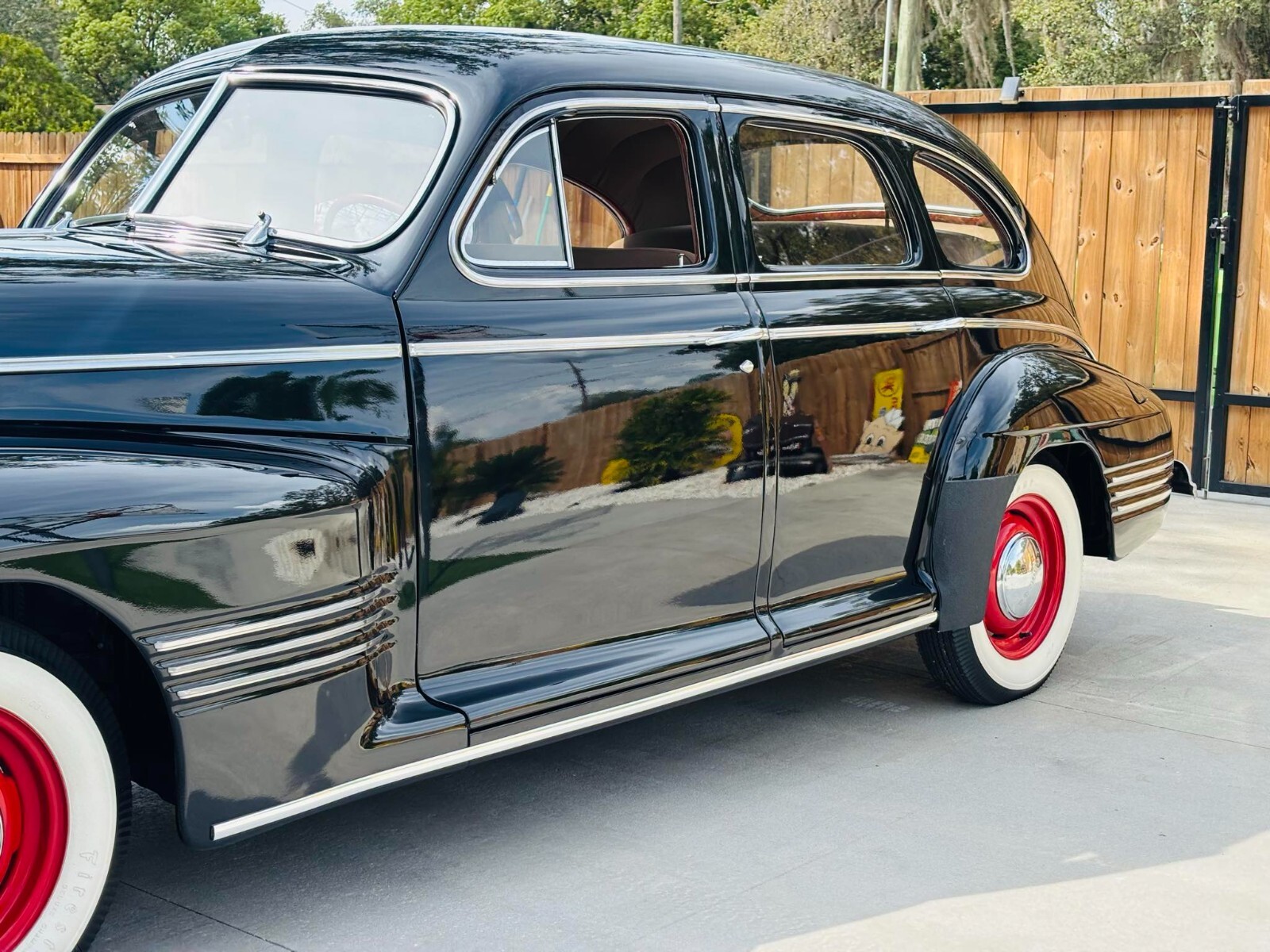 Pontiac-Torpedo-1941-8