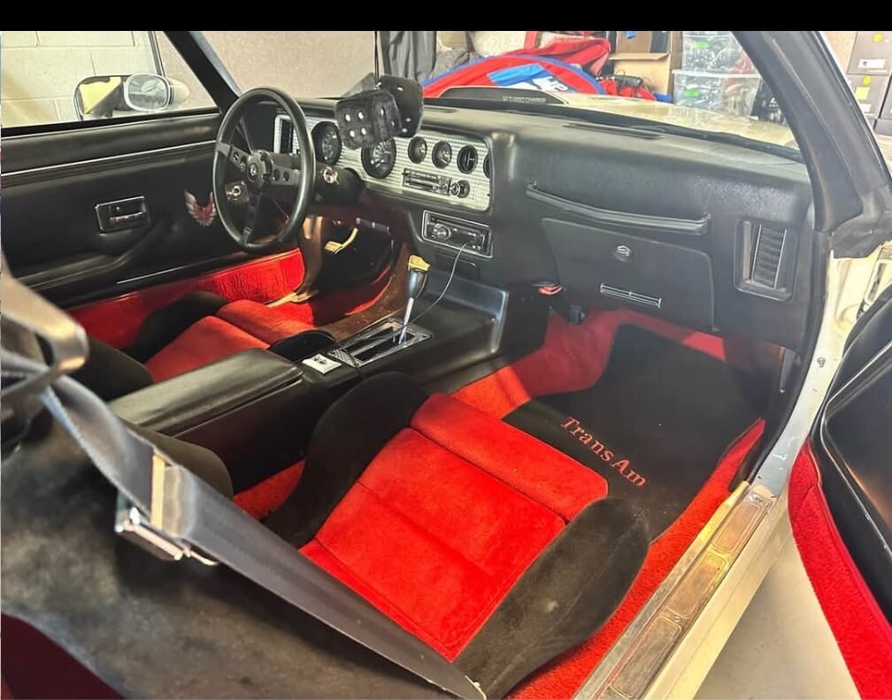 Pontiac-Trans-Am-1981-Coupe-3