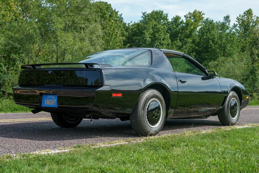 Pontiac-Trans-Am-1983-Coupe-3