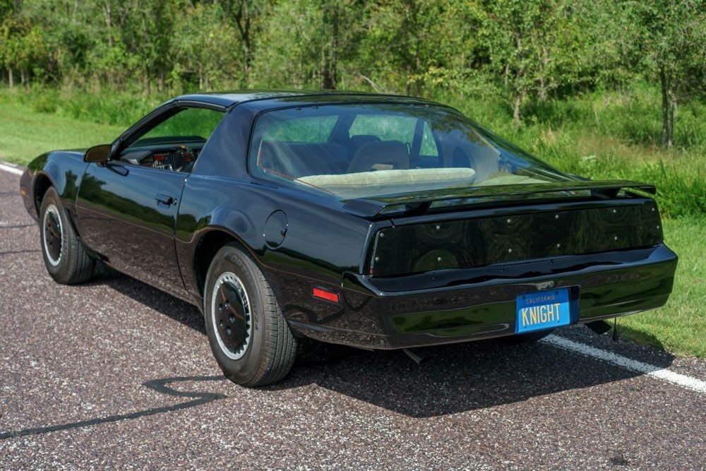 Pontiac-Trans-Am-1983-Coupe-5