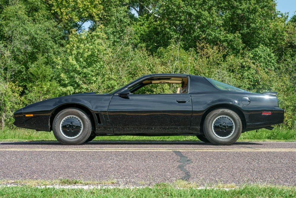 Pontiac-Trans-Am-1983-Coupe-6