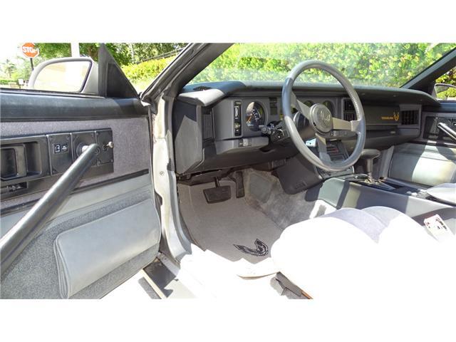 Pontiac-Trans-Am-1985-2-DOOR-HARD-TOP-11