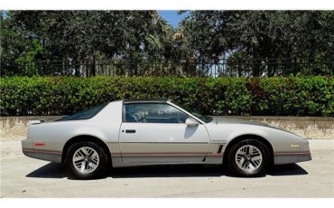 Pontiac-Trans-Am-1985-2-DOOR-HARD-TOP-2