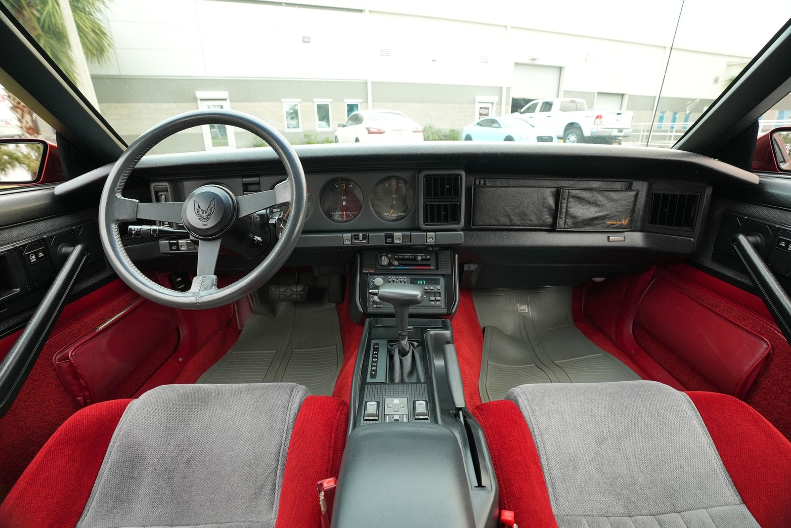 Pontiac-Trans-Am-1986-Coupe-5