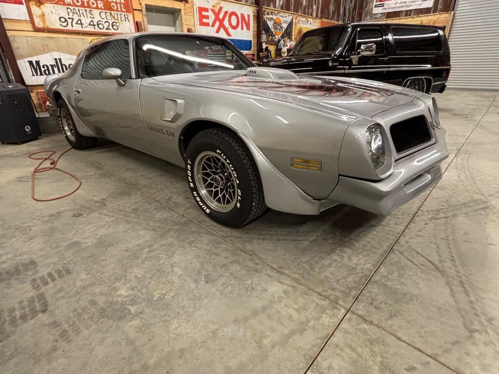Pontiac-Trans-Am-built-455-4speed-1976-1
