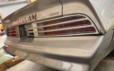 Pontiac-Trans-Am-built-455-4speed-1976-13