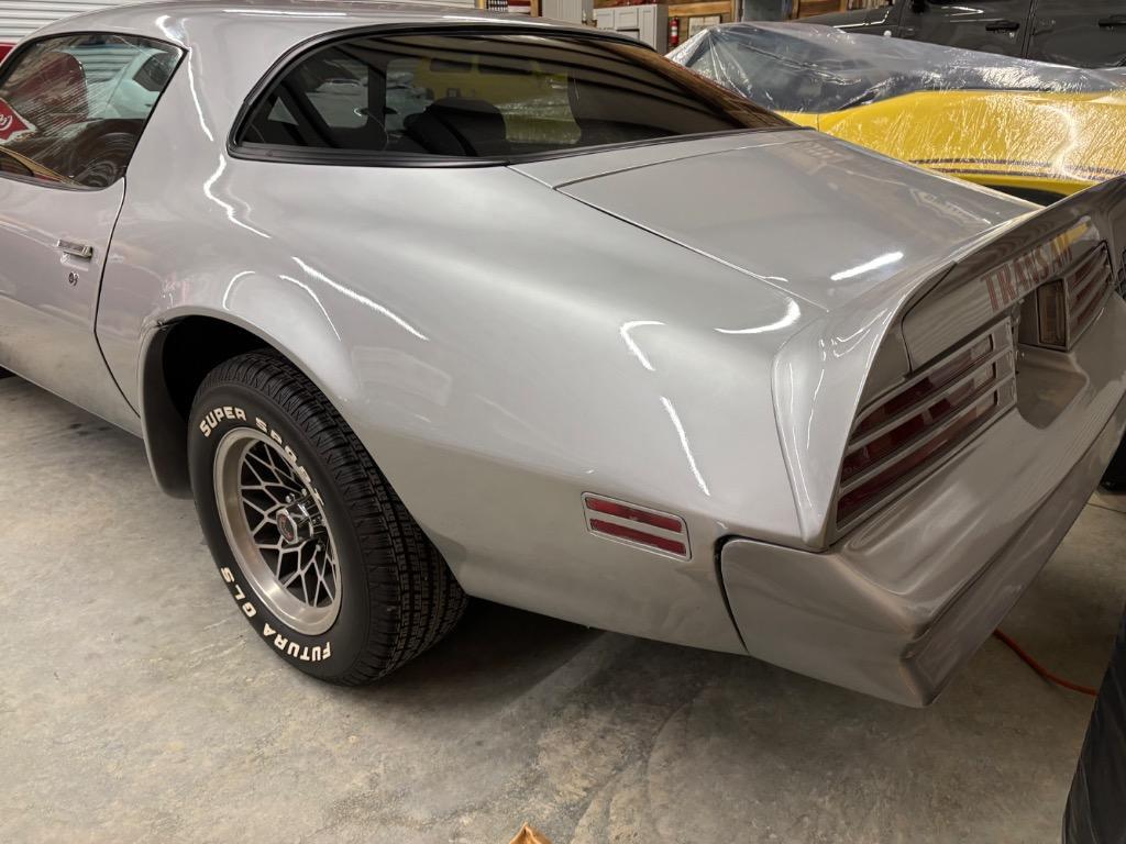 Pontiac-Trans-Am-built-455-4speed-1976-5