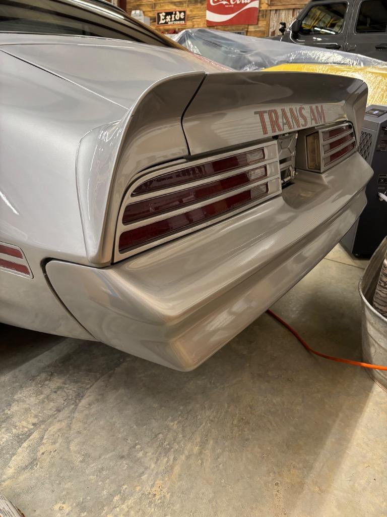 Pontiac-Trans-Am-built-455-4speed-1976-6
