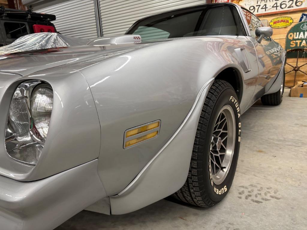 Pontiac-Trans-Am-built-455-4speed-1976-8