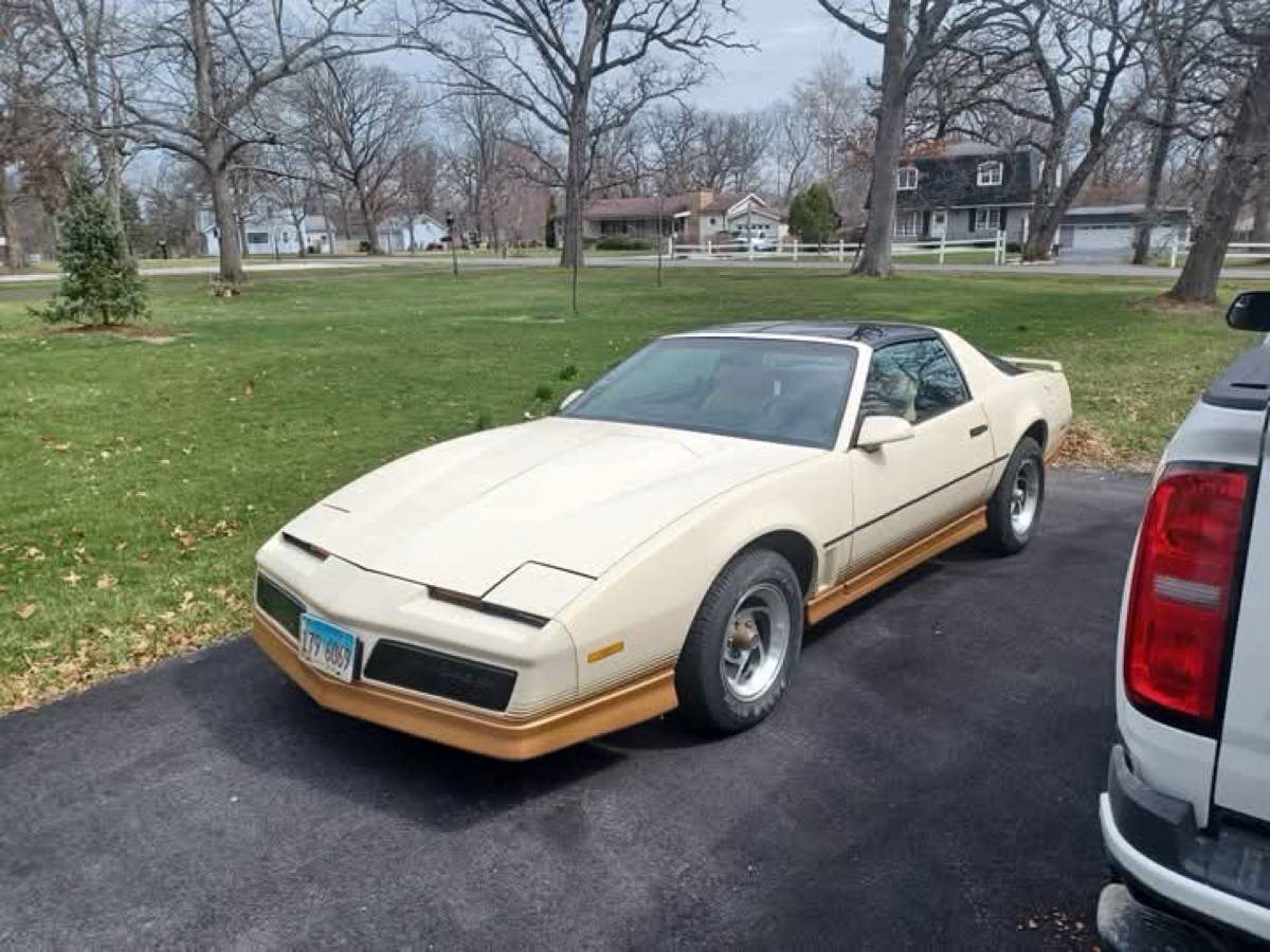 Pontiac-Trans-am-1984-10
