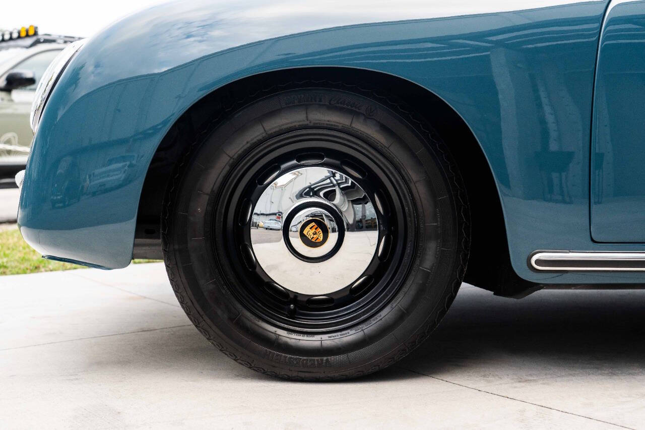 Porsche-356-1957-Convertible-30