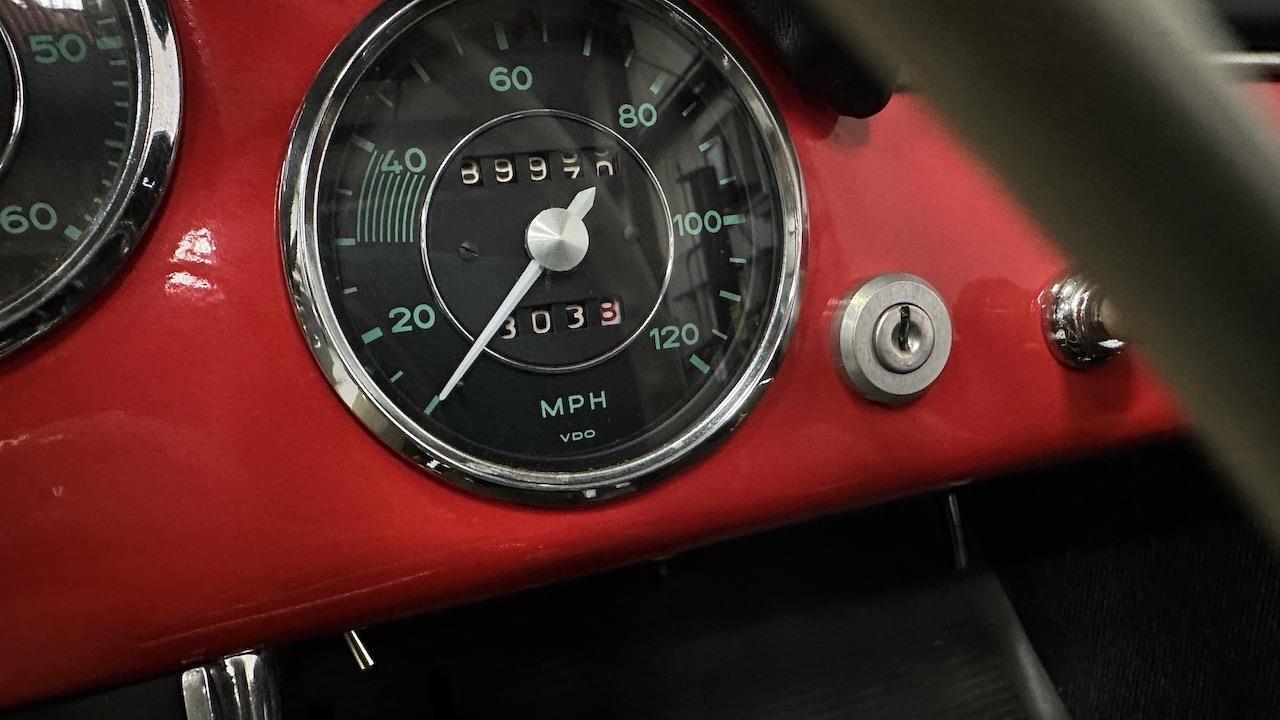 Porsche-356-1957-Convertible-31