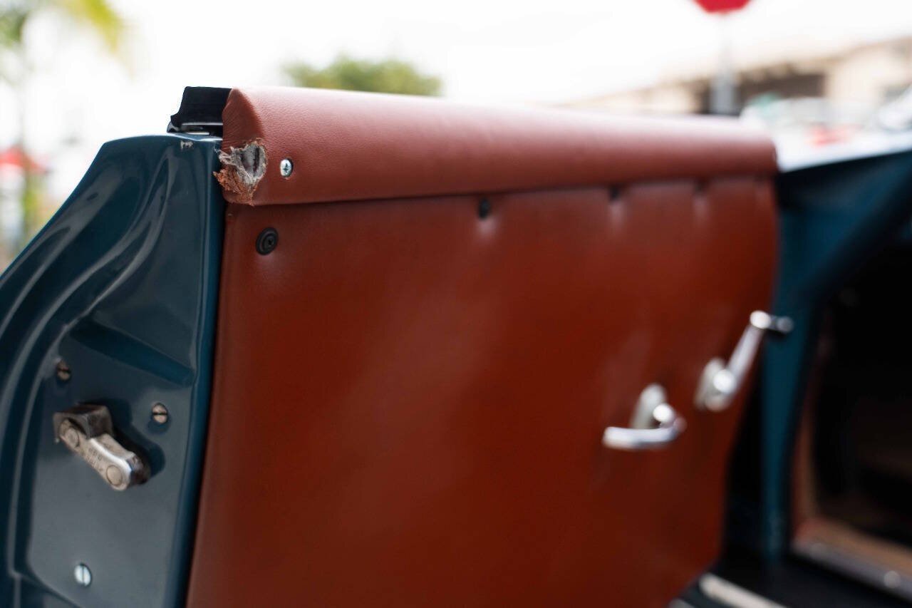 Porsche-356-1957-Convertible-38