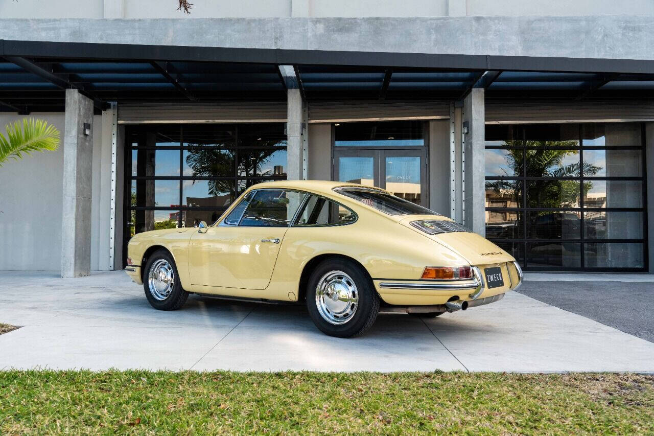 Porsche-911-1965-Coupe-1