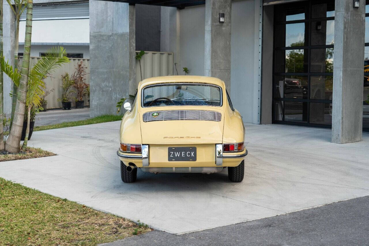 Porsche-911-1965-Coupe-12