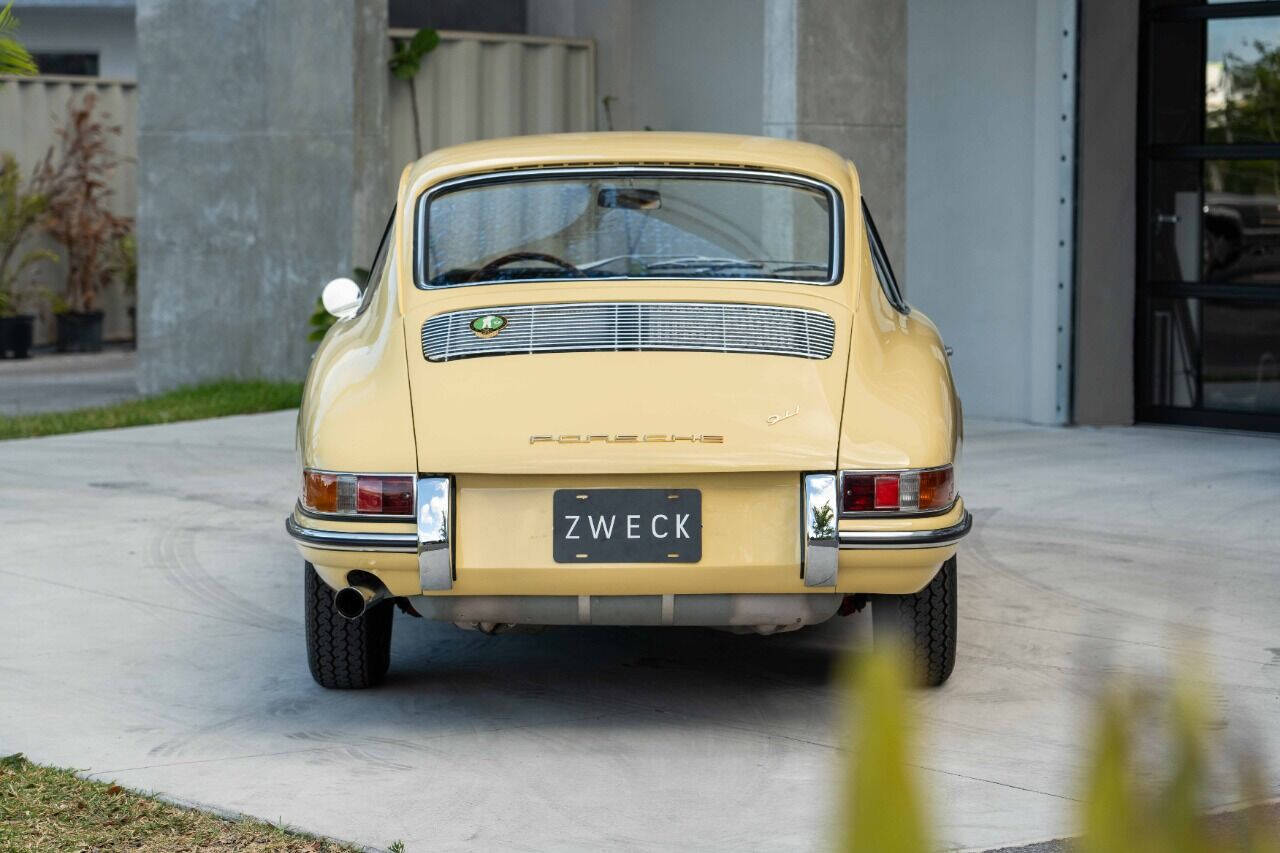 Porsche-911-1965-Coupe-13