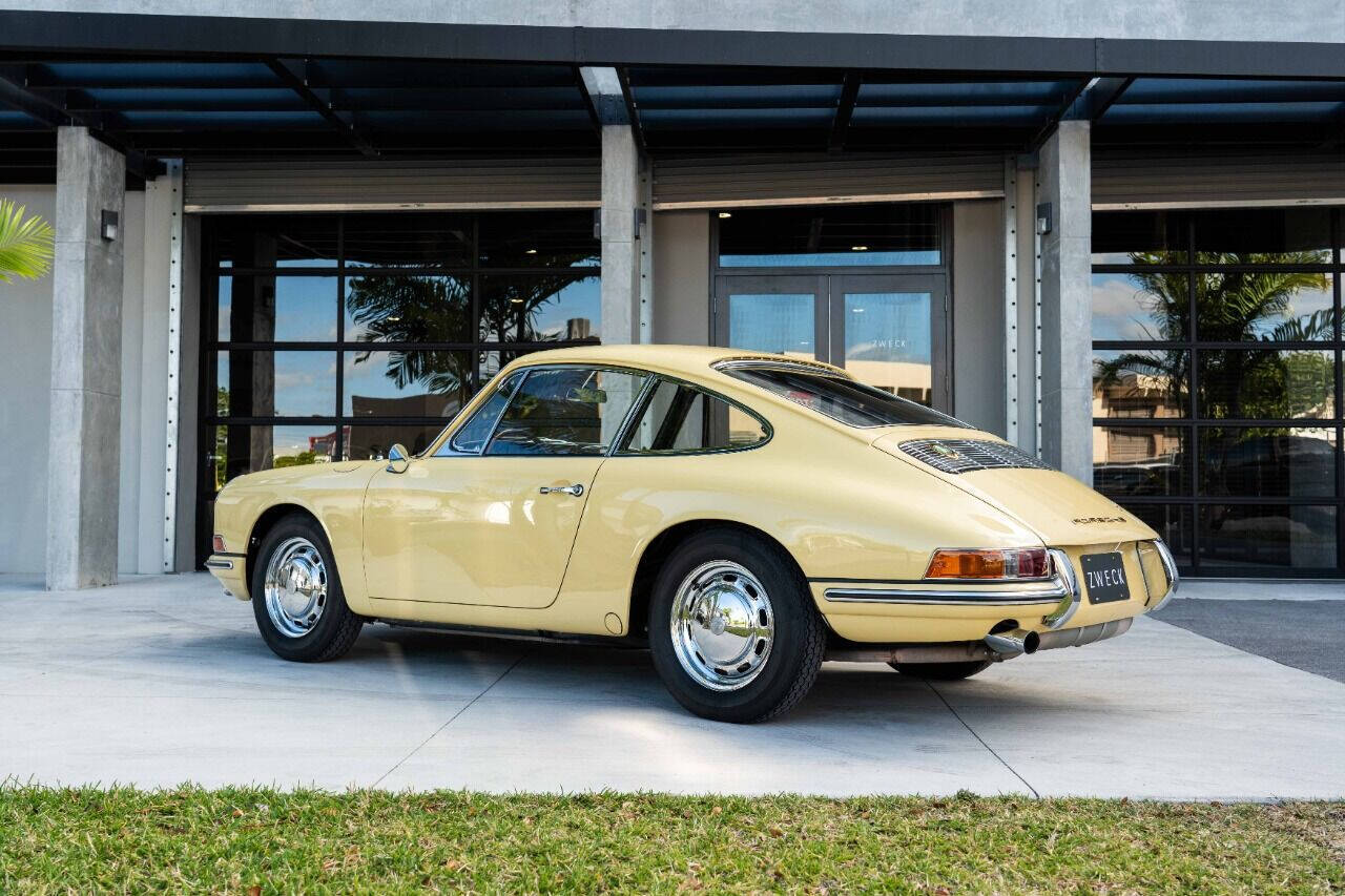 Porsche-911-1965-Coupe-16