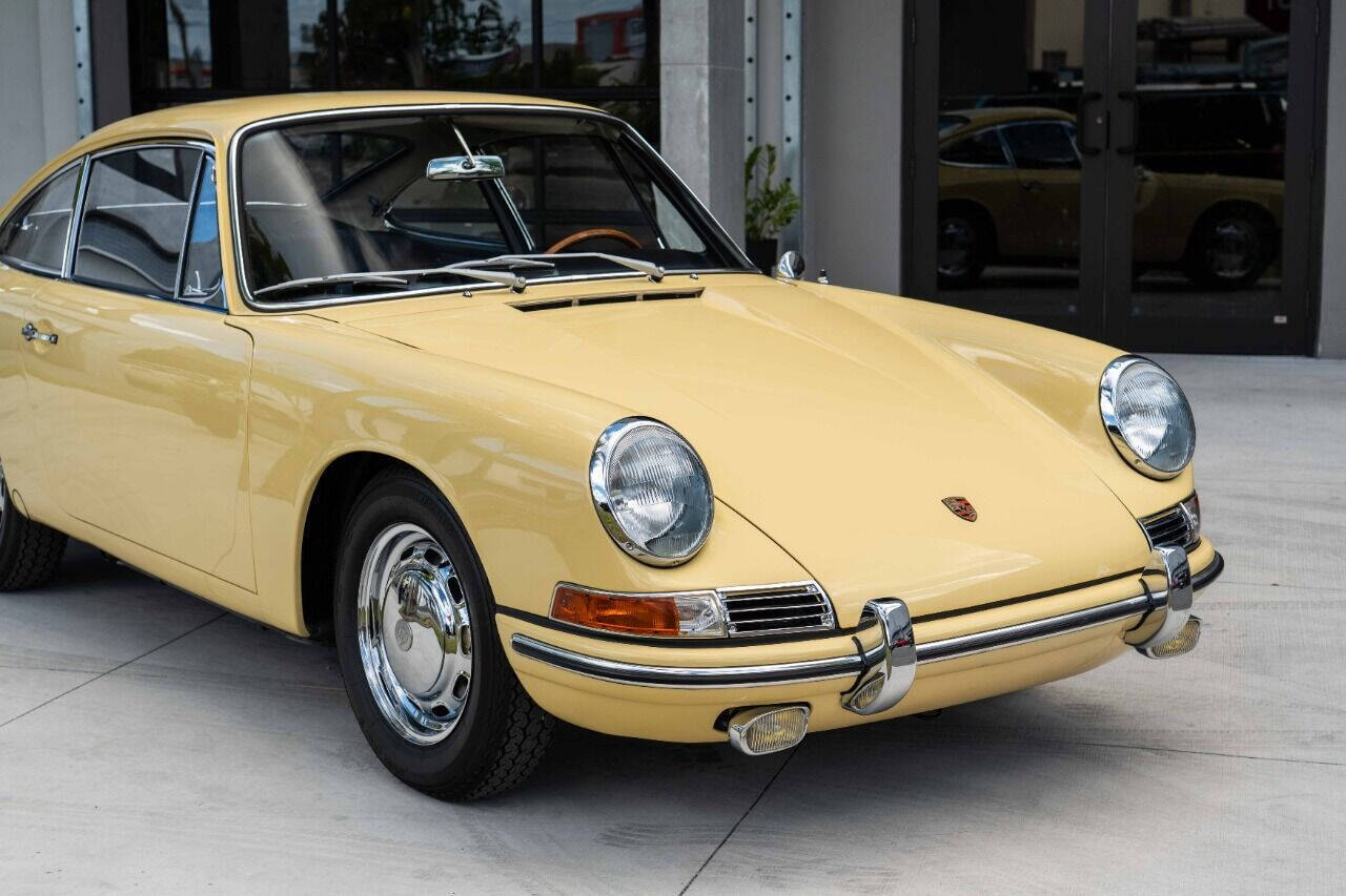 Porsche-911-1965-Coupe-18