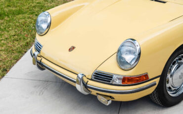 Porsche-911-1965-Coupe-24