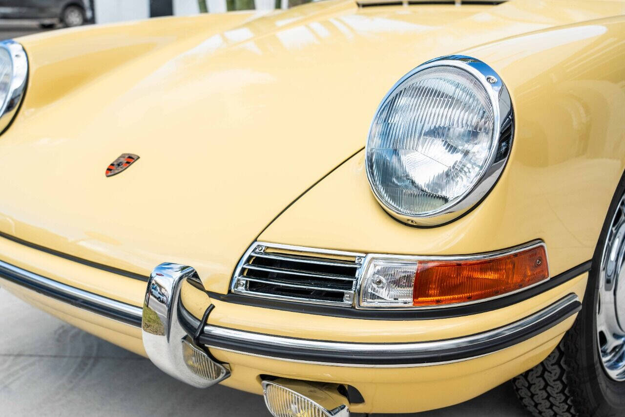 Porsche-911-1965-Coupe-26