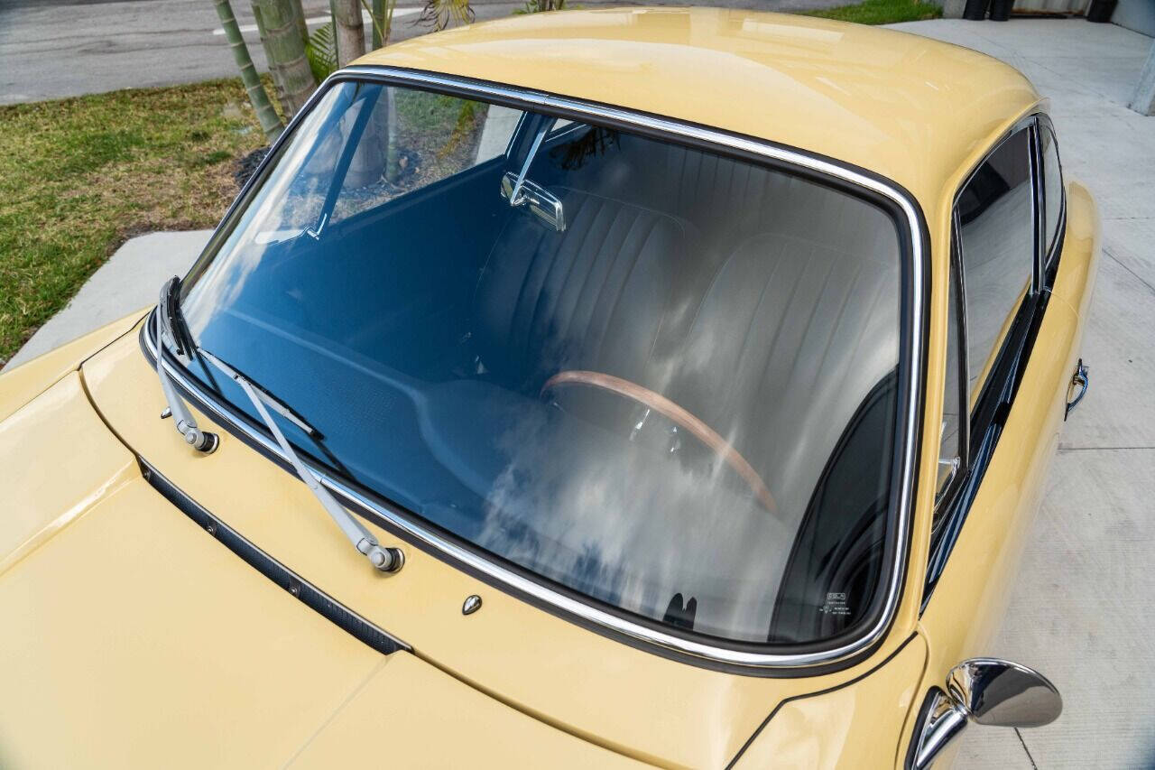 Porsche-911-1965-Coupe-30