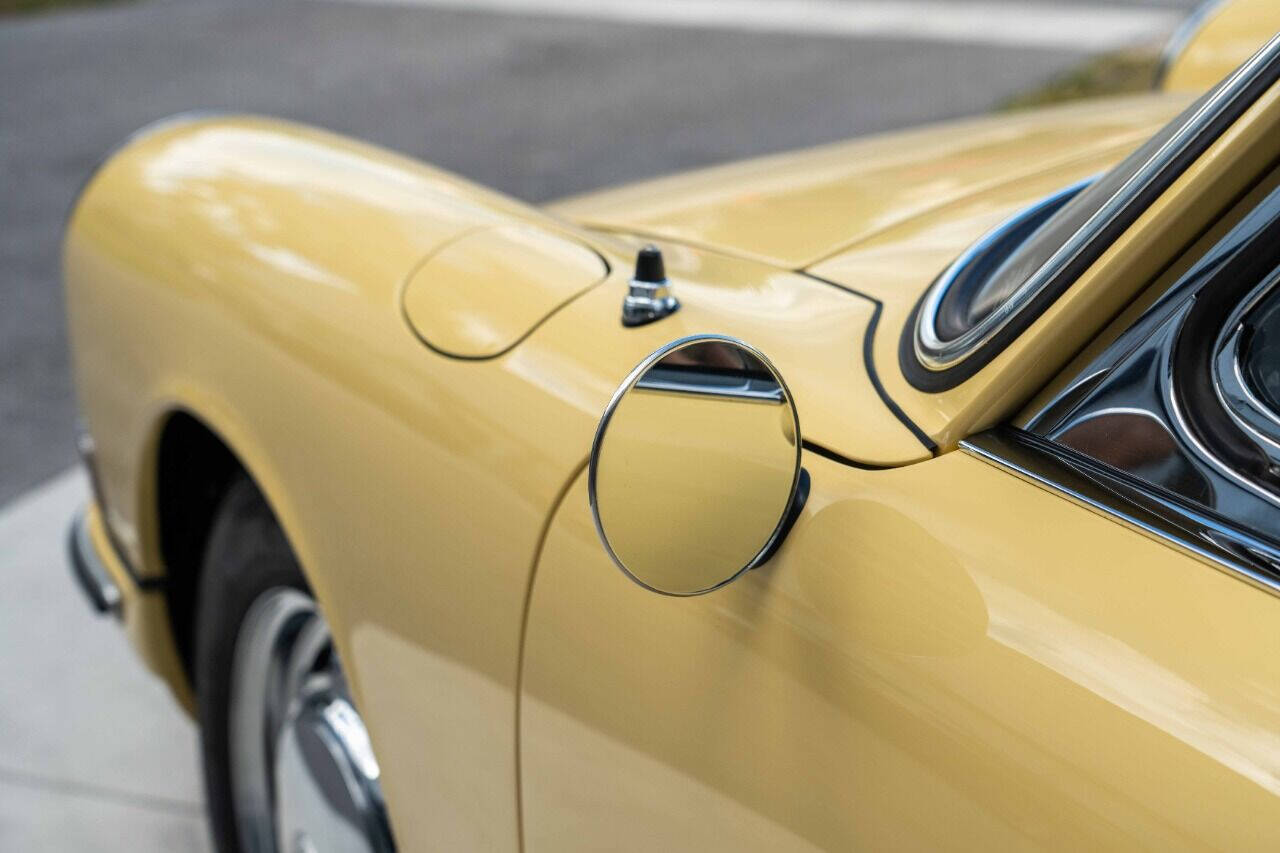Porsche-911-1965-Coupe-33