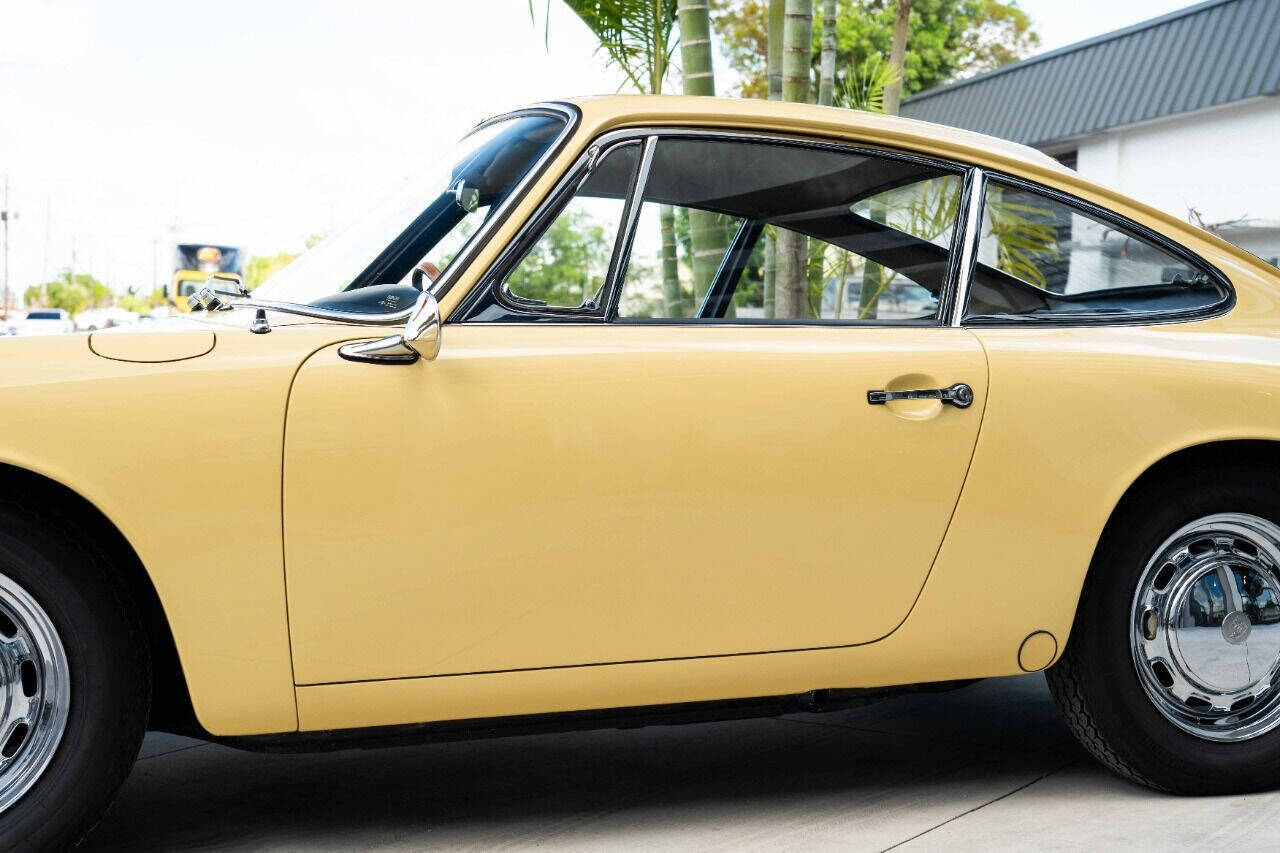 Porsche-911-1965-Coupe-34
