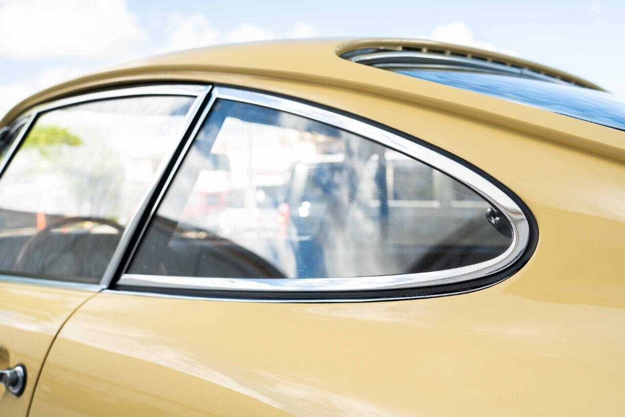 Porsche-911-1965-Coupe-38
