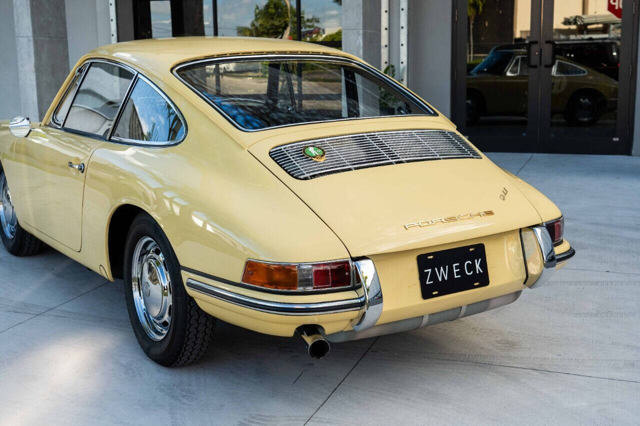 Porsche-911-1965-Coupe-39