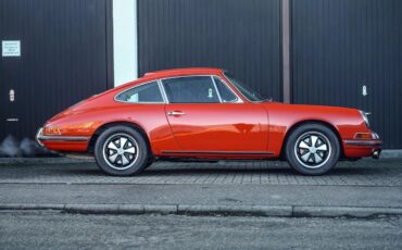 Porsche-911-1968-Coupe-11