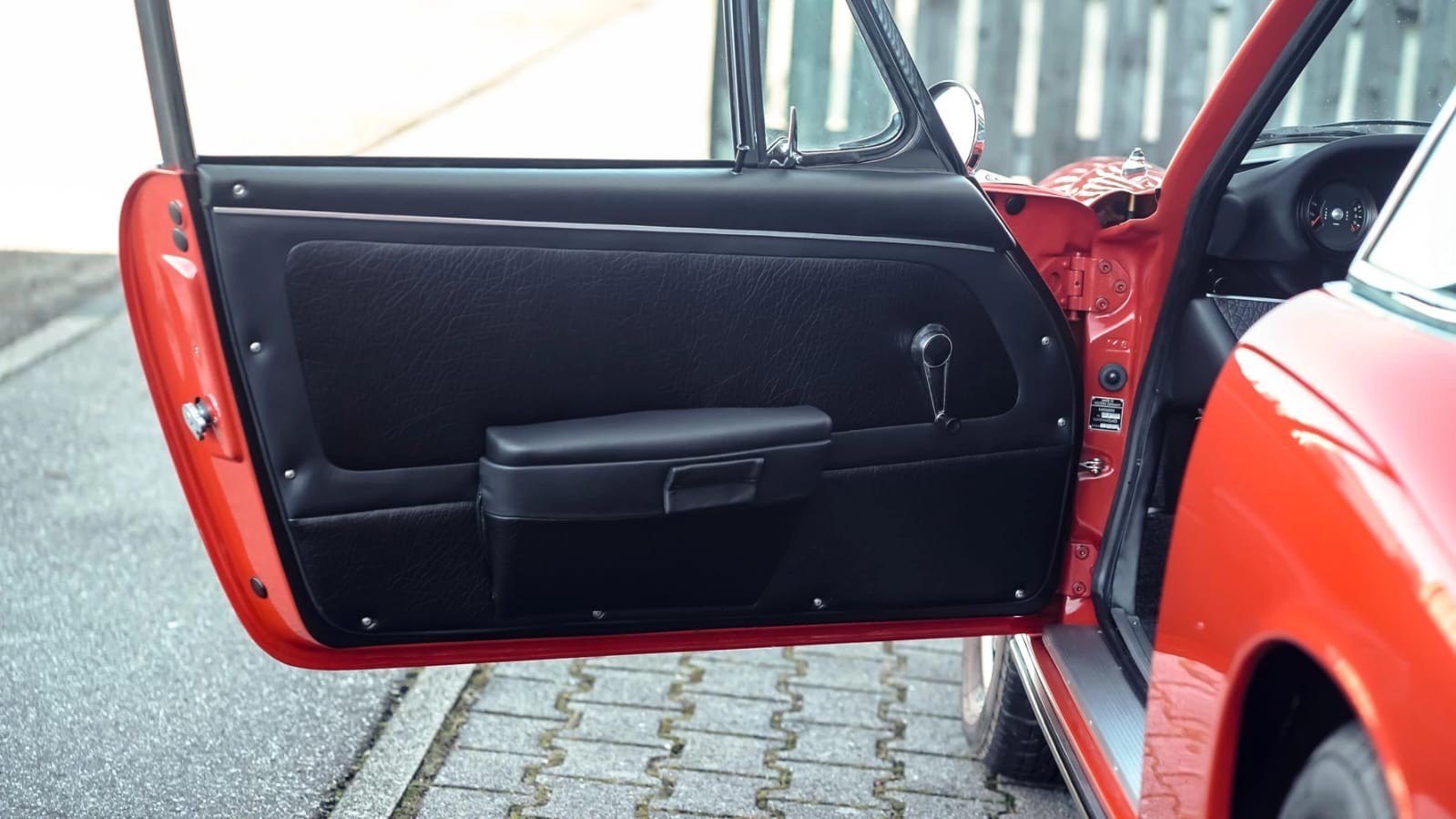 Porsche-911-1968-Coupe-14