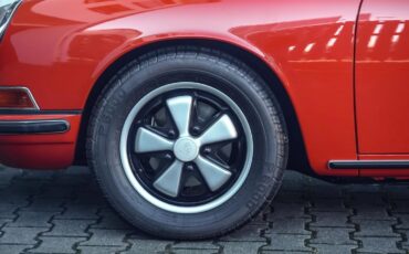 Porsche-911-1968-Coupe-15