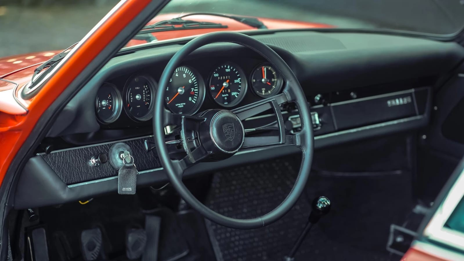 Porsche-911-1968-Coupe-19