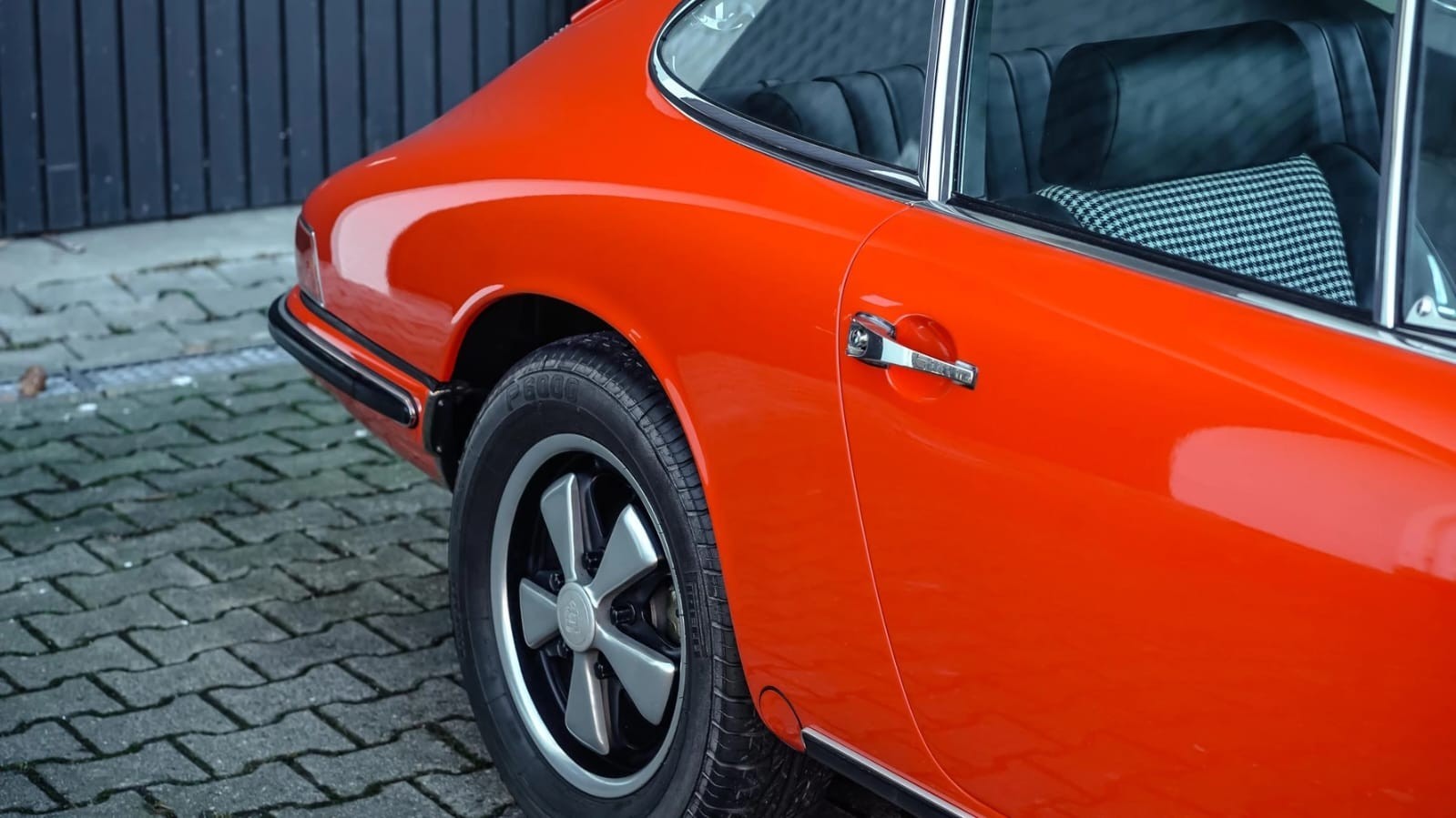 Porsche-911-1968-Coupe-21