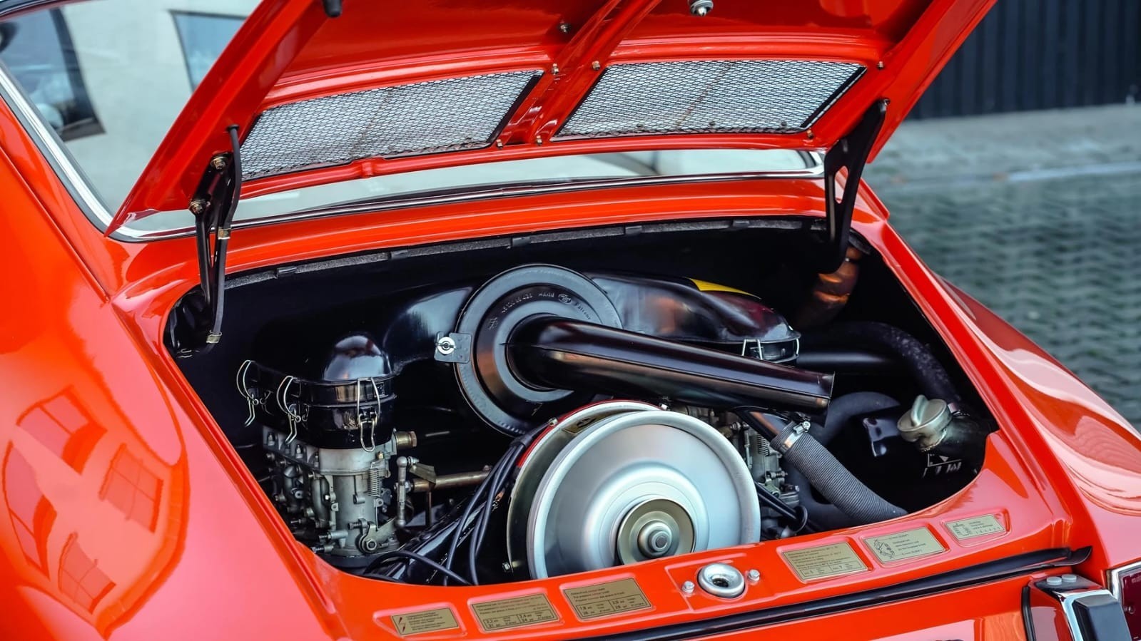 Porsche-911-1968-Coupe-22