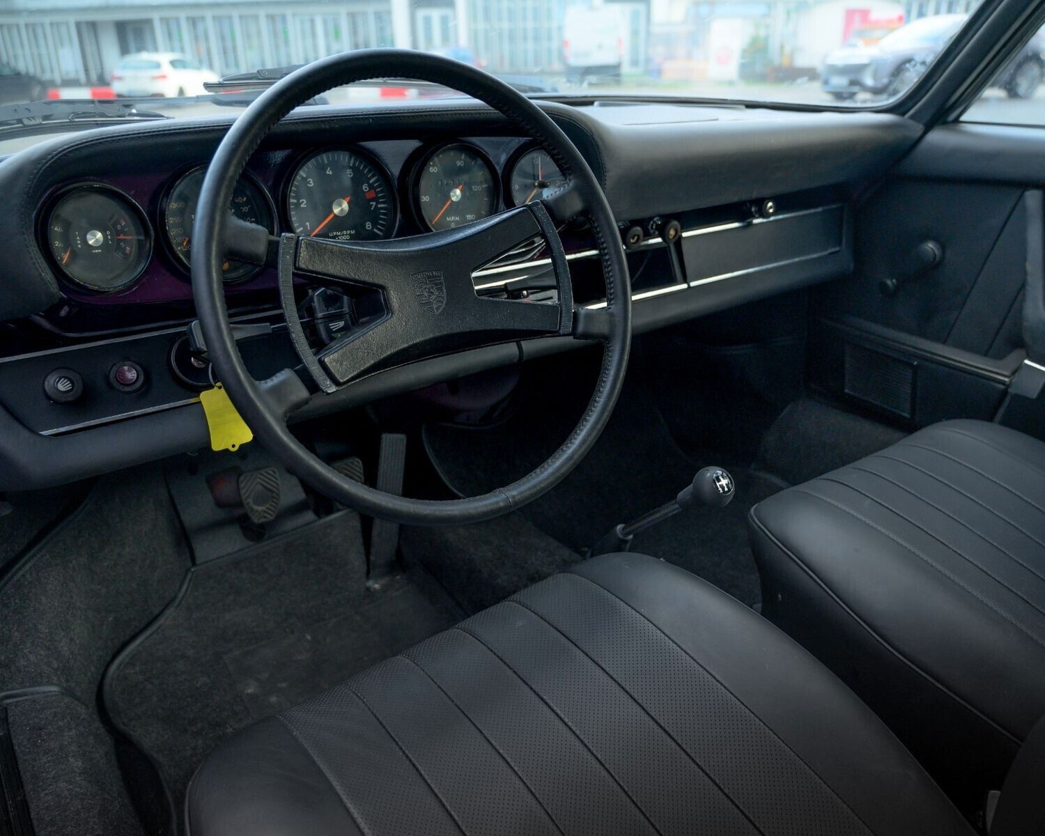 Porsche-911-1972-Coupe-8